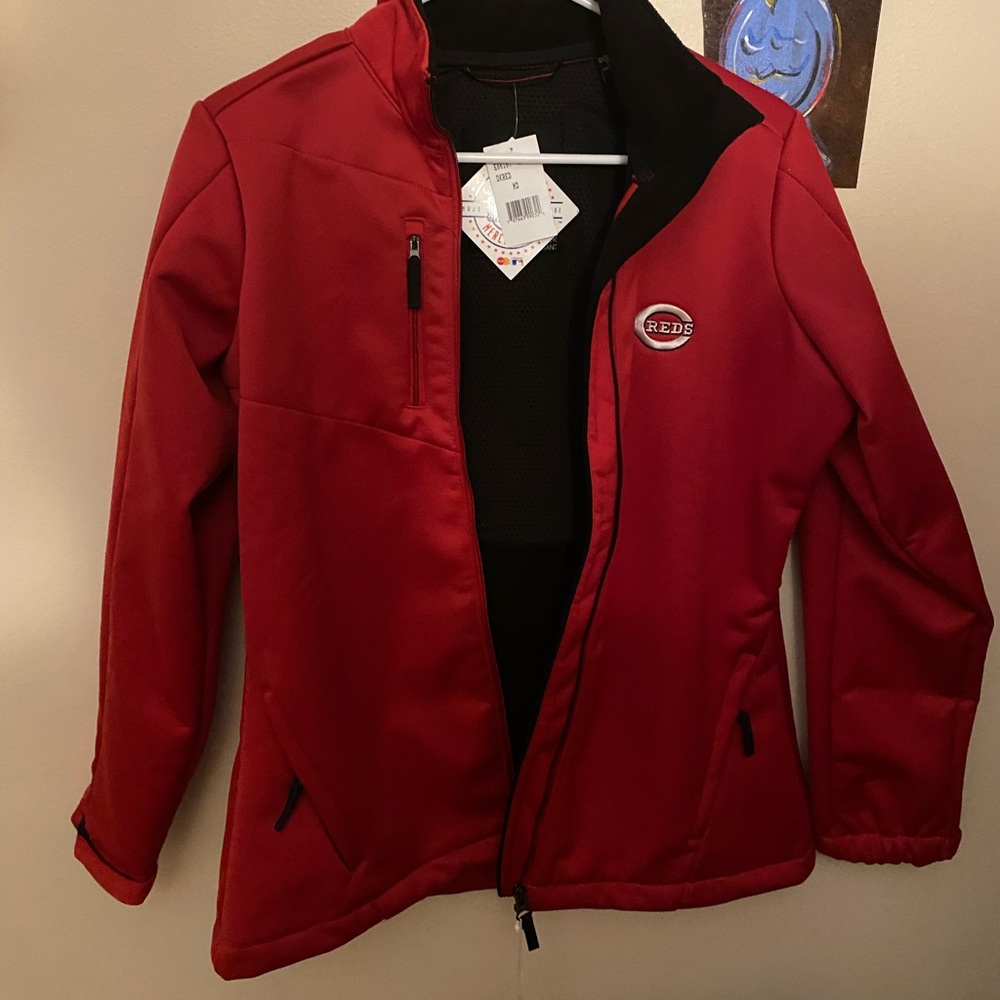 NWT Cincinnati Reds Jacket